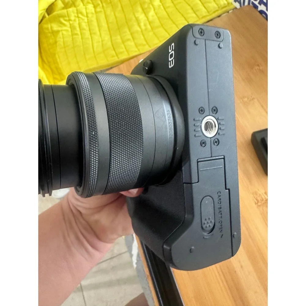 Canon EOS M50 content creator kit